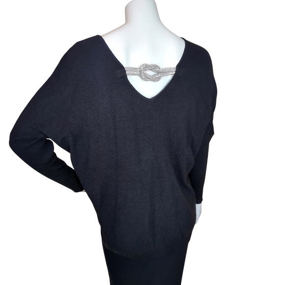 Frank Lyman V-neck Thigh-length Pullover Sweater - Picture 7 of 13